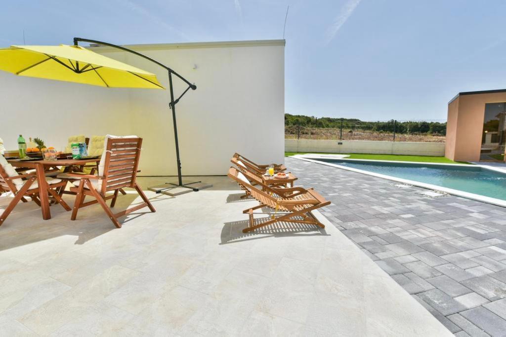 Villa Silente Sukosan Ngoại thất bức ảnh