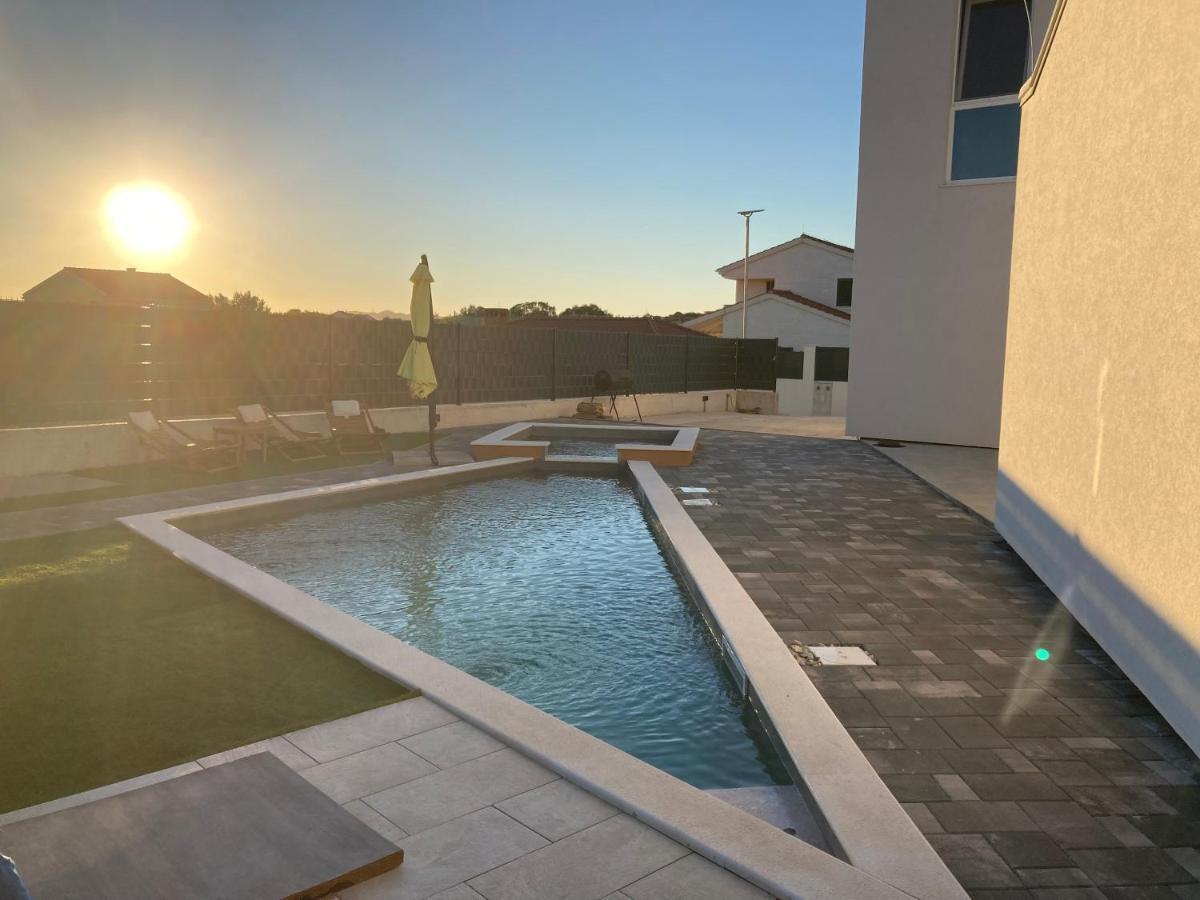 Villa Silente Sukosan Ngoại thất bức ảnh